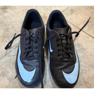 Youth Nike Mercurial Vapor 16 Club Size 2.5 Worn about 2 weeks
